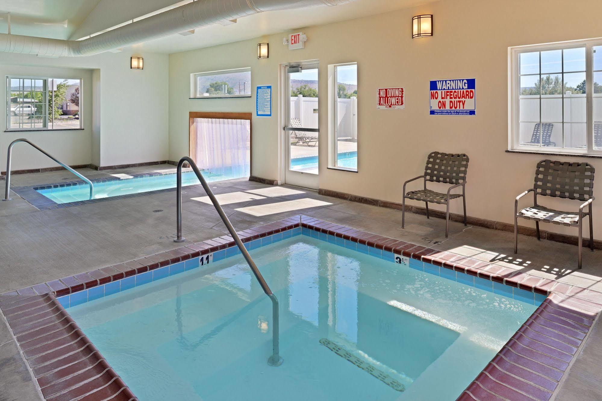 Microtel Inn & Suites By Wyndham Klamath Falls Exterior foto