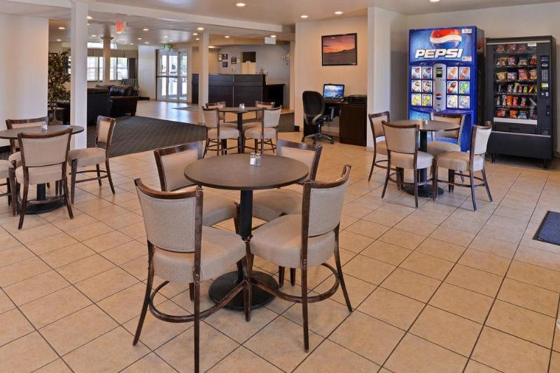 Microtel Inn & Suites By Wyndham Klamath Falls Exterior foto